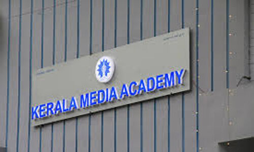 കേരള മീഡിയ അക്കാദമി: ജേര്ണലിസം ഡിപ്ലോമ കോഴ്സുകള്ക്ക് അപേക്ഷ ക്ഷണിച്ചു കേരള മീഡിയ അക്കാദമി: ജേര്ണലിസം ഡിപ്ലോമ കോഴ്സുകള്ക്ക് അപേക്ഷ ക്ഷണിച്ചു