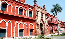 കൊവിഡ്: അലിഗഡ് മുസ് ലിം സര്വകലാശാലയ്ക്കു നഷ്ടമായത് 10ഓളം പ്രഫസര്മാരെ കൊവിഡ്: അലിഗഡ് മുസ് ലിം സര്വകലാശാലയ്ക്കു നഷ്ടമായത് 10ഓളം പ്രഫസര്മാരെ