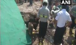 เดตเดฟเดทเดตเดพเดคเดเด: เดธเตเดชเตเดฑเตเดฑเดฟเดเต เดเดพเดเตเดเต เดตเตเดคเตเดคเดฟเดฏเดพเดเตเดเตเดจเตเดจเดคเดฟเดจเดฟเดเต เดฐเดฃเตเดเต เดคเตเดดเดฟเดฒเดพเดณเดฟเดเดณเตโ เดฎเดฐเดฟเดเตเดเต, เดฎเตเดจเตเดจเตเดชเตเดฐเตโ เดเดถเตเดชเดคเตเดฐเดฟเดฏเดฟเดฒเตโ เดตเดฟเดทเดตเดพเดคเดเด: เดธเตเดชเตเดฑเตเดฑเดฟเดเต เดเดพเดเตเดเต เดตเตเดคเตเดคเดฟเดฏเดพเดเตเดเตเดจเตเดจเดคเดฟเดจเดฟเดเต เดฐเดฃเตเดเต เดคเตเดดเดฟเดฒเดพเดณเดฟเดเดณเตโ เดฎเดฐเดฟเดเตเดเต, เดฎเตเดจเตเดจเตเดชเตเดฐเตโ เดเดถเตเดชเดคเตเดฐเดฟเดฏเดฟเดฒเตโ