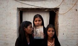 เดชเตเดฐเดตเดพเดเดเดจเดฟเดจเตเดฆ: เดชเดพเดเดฟเดธเตเดคเดพเดจเดฟเดฒเตโ เดจเดฟเดจเตเดจเต เดเดธเดฟเดฏ เดฌเตเดฌเดฟ เดเดพเดจเดกเดฏเดฟเดฒเตเดคเตเดคเดฟ เดชเตเดฐเดตเดพเดเดเดจเดฟเดจเตเดฆ: เดชเดพเดเดฟเดธเตเดคเดพเดจเดฟเดฒเตโ เดจเดฟเดจเตเดจเต เดเดธเดฟเดฏ เดฌเตเดฌเดฟ เดเดพเดจเดกเดฏเดฟเดฒเตเดคเตเดคเดฟ