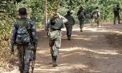 സുരക്ഷാ സേനയുമായി ഏറ്റുമുട്ടല്; അഞ്ചു മാവോവാദികള് കൊല്ലപ്പെട്ടു സുരക്ഷാ സേനയുമായി ഏറ്റുമുട്ടല്; അഞ്ചു മാവോവാദികള് കൊല്ലപ്പെട്ടു