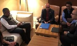 ലോക പുനർനിർമ്മാണ സമ്മേളനം: മുഖ്യമന്ത്രി ജനീവയിലെത്തി ലോക പുനർനിർമ്മാണ സമ്മേളനം: മുഖ്യമന്ത്രി ജനീവയിലെത്തി