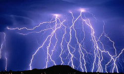 സംസ്ഥാനത്ത് ഇടിമിന്നലോട് കൂടിയ മഴയ്ക്ക് സാധ്യത സംസ്ഥാനത്ത് ഇടിമിന്നലോട് കൂടിയ മഴയ്ക്ക് സാധ്യത