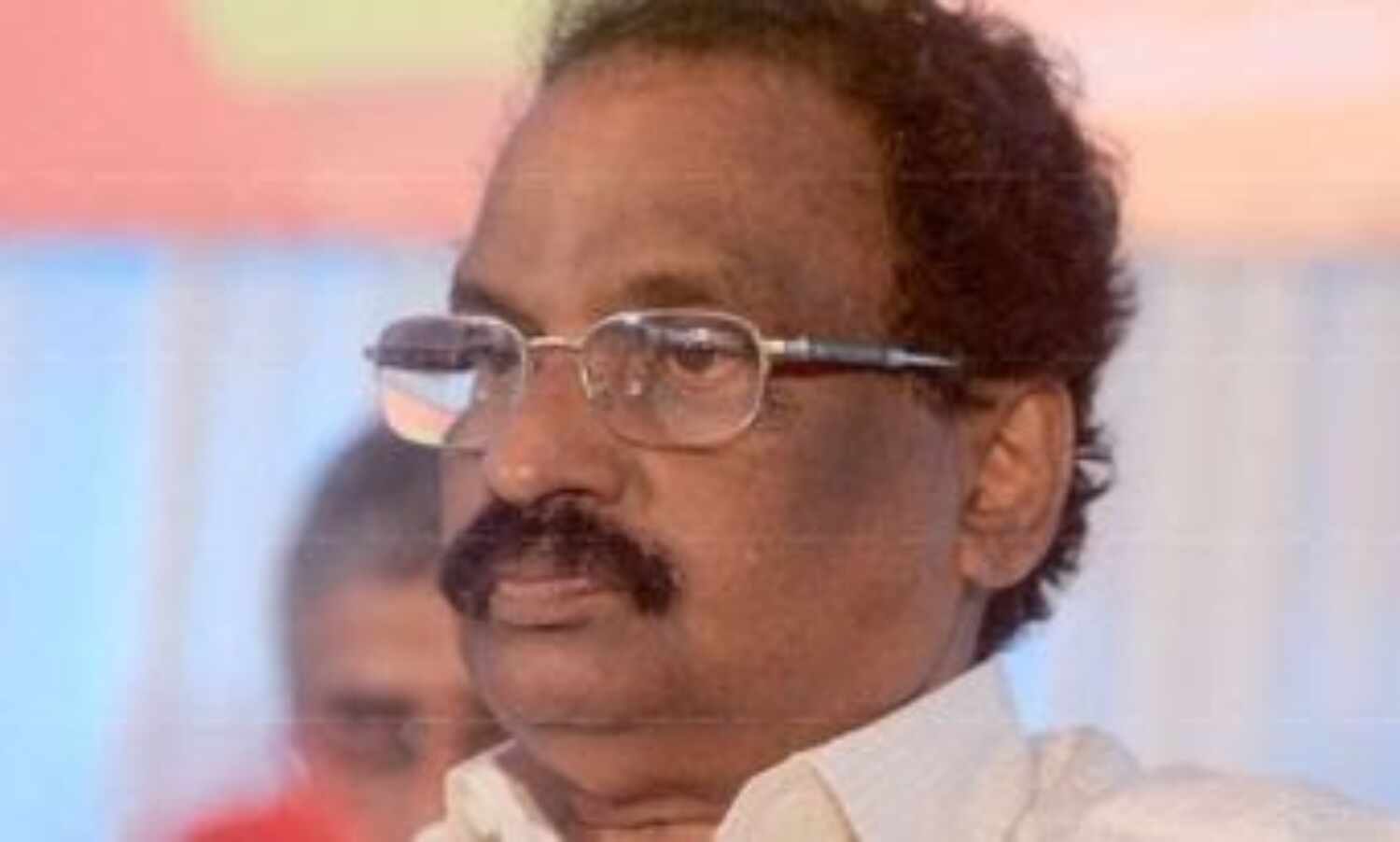 വാളയാർ പീഡനം: കോടതി വിധിക്കെതിരെ അപ്പീൽ നൽകാനുള്ള സാധ്യത പരിശോധിക്കും: മന്ത്രി വാളയാർ പീഡനം: കോടതി വിധിക്കെതിരെ അപ്പീൽ നൽകാനുള്ള സാധ്യത പരിശോധിക്കും: മന്ത്രി