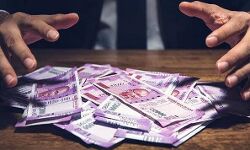 വേങ്ങരയില്‍ കാറില്‍ കടത്താന്‍ ശ്രമിച്ച 65 ലക്ഷം രൂപയുടെ കുഴല്‍പ്പണം പിടികൂടി