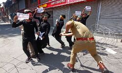 കശ്മീര്‍ സന്ദര്‍ശിക്കാന്‍ വിദേശമാധ്യമ പ്രവര്‍ത്തകരെ അനുവദിക്കണമെന്ന് യുഎസ് കോണ്‍ഗ്രസ് അംഗങ്ങള്‍