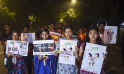 മക്കള്ക്ക് നീതി തേടി വാളയാര് പെണ്കുട്ടികളുടെ മാതാപിതാക്കള് ഇന്ന് മുഖ്യമന്ത്രിയെ കാണും മക്കള്ക്ക് നീതി തേടി വാളയാര് പെണ്കുട്ടികളുടെ മാതാപിതാക്കള് ഇന്ന് മുഖ്യമന്ത്രിയെ കാണും