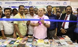 ഷാര്‍ജയില്‍ നടക്കുന്ന ലോക പുസ്തകമേള ഇന്ത്യക്ക് മാതൃകയാക്കാം: ഹിമാന്‍ഷു വ്യാസ്