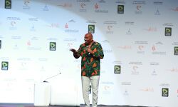 വെല്ലുവിളികളെ ചെറുത്ത് തോല്‍പ്പിക്കണം. സ്റ്റീവ് ഹാര്‍വെ