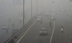 അന്തരീക്ഷമലിനീകരണം രൂക്ഷം; ഡല്‍ഹിയില്‍ ഒറ്റ, ഇരട്ട വാഹനങ്ങള്‍ക്ക് നിയന്ത്രണം, 200 ട്രാഫിക് പോലിസുകാരെ വിന്യസിച്ചു