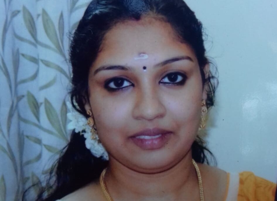 യുവതി ഭർതൃവീട്ടിൽ തൂങ്ങിമരിച്ചു; ദുരൂഹതയെന്ന് ബന്ധുക്കൾ യുവതി ഭർതൃവീട്ടിൽ തൂങ്ങിമരിച്ചു; ദുരൂഹതയെന്ന് ബന്ധുക്കൾ