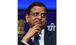 2000 രൂപ നോട്ടുകളില്‍ ഭൂരിഭാഗവും പൂഴ്ത്തിവച്ചിരിക്കുകയാണെന്ന് മുന്‍ സാമ്പത്തിക കാര്യ സെക്രട്ടറി