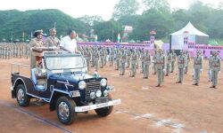 നിയമം നടപ്പാക്കുന്നതിന് മുഖം നോക്കരുത്, വിട്ടുവീഴ്ച ചെയ്യരുത്; പോലിസുകാരോട് മുഖ്യമന്ത്രി