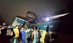 ബംഗ്ലാദേശില്‍ ട്രെയിനുകള്‍ കൂട്ടിയിടിച്ച് 16 മരണം; നിരവധി പേര്‍ക്ക് പരിക്ക്