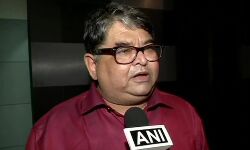 കോണ്ഗ്രസിന്റെ ഹിന്ദുത്വ നിലപാടില് ശിവസേന മാറ്റം വരുത്തുമെന്ന് സവര്ക്കറുടെ പൗത്രന് കോണ്ഗ്രസിന്റെ ഹിന്ദുത്വ നിലപാടില് ശിവസേന മാറ്റം വരുത്തുമെന്ന് സവര്ക്കറുടെ പൗത്രന്