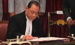 സ്ഥാനമൊഴിയുന്ന ചീഫ് ജസ്റ്റിസിനു ഇസെഡ് പ്ലസ് സുരക്ഷ നല്കാന് കേന്ദ്രനിര്ദേശം സ്ഥാനമൊഴിയുന്ന ചീഫ് ജസ്റ്റിസിനു ഇസെഡ് പ്ലസ് സുരക്ഷ നല്കാന് കേന്ദ്രനിര്ദേശം