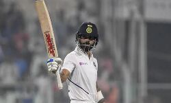 പിങ്ക് ബോള്‍ ടെസ്റ്റില്‍ കോഹ്‌ലിക്ക് സെഞ്ചുറി