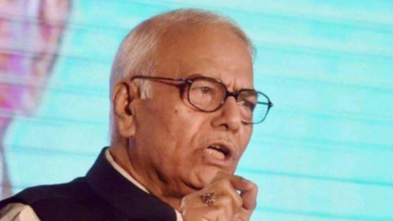 യശ്വന്ത് സിന്ഹയുടെ നേതൃത്വത്തിലുള്ള സംഘത്തിന് ശ്രീനഗറിന് പുറത്തുപോവാന് അനുമതി നിഷേധിച്ചു യശ്വന്ത് സിന്ഹയുടെ നേതൃത്വത്തിലുള്ള സംഘത്തിന് ശ്രീനഗറിന് പുറത്തുപോവാന് അനുമതി നിഷേധിച്ചു