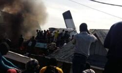 വീടുകള്‍ക്കു മേല്‍ യാത്രാവിമാനം തകര്‍ന്നു വീണു; 24 മരണം