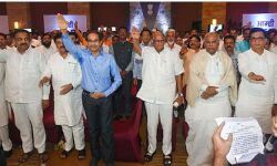 മഹാരാഷ്ട്ര: ഞങ്ങള്‍ 162 പേര്‍, വന്നു കാണു;ബിജെപിക്കെതിരേ പ്രതിജ്ഞയെടുത്ത് എംഎല്‍എമാര്‍