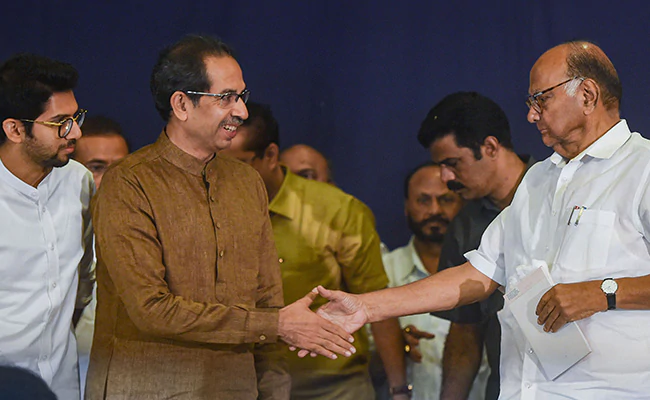 മഹാരാഷ്ട്ര: ഉദ്ദവ് താക്കറെ നാളെ സത്യപ്രതിജ്ഞ ചെയ്യും;ജയന്ത് പാട്ടീലും ബാലാസാഹേബ് തോറാട്ടും ഉപമുഖ്യമന്ത്രിമാര് മഹാരാഷ്ട്ര: ഉദ്ദവ് താക്കറെ നാളെ സത്യപ്രതിജ്ഞ ചെയ്യും;ജയന്ത് പാട്ടീലും ബാലാസാഹേബ് തോറാട്ടും ഉപമുഖ്യമന്ത്രിമാര്