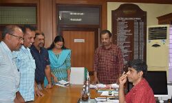 വടക്കെ മലബാര് ട്രെയിന് യാത്രാദുരിതം: എസ് ഡിപി ഐ കലക്്ടര്ക്ക് നിവേദനം നല്കി വടക്കെ മലബാര് ട്രെയിന് യാത്രാദുരിതം: എസ് ഡിപി ഐ കലക്്ടര്ക്ക് നിവേദനം നല്കി