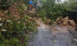 പ്രകൃതി ദുരന്തത്തില്‍ തകര്‍ന്ന റോഡുകളുടെ പുനര്‍നിര്‍മ്മാണത്തിന് കേരളത്തിന് പ്രത്യേക തുകയില്ല