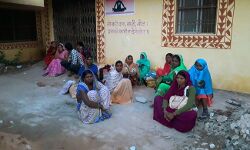 ആശുപത്രിയില് വൈദ്യുതി നിലച്ചു; മൊബൈല് വെളിച്ചത്തില് വന്ധ്യംകരണം നടത്തി ആശുപത്രിയില് വൈദ്യുതി നിലച്ചു; മൊബൈല് വെളിച്ചത്തില് വന്ധ്യംകരണം നടത്തി