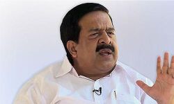 സര്‍വകലാശാലാ ഹോസ്റ്റലുകളില്‍നിന്ന് അനധികൃത താമസക്കാരെ പുറത്താക്കണം; പ്രതിപക്ഷ നേതാവ് മുഖ്യമന്ത്രിക്ക് കത്ത് നല്‍കി