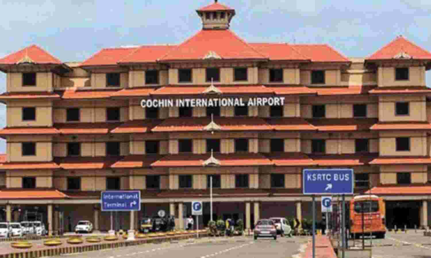 നെടുമ്പാശേരി വിമാനത്താവളത്തില് വന് കഞ്ചാവ് വേട്ട; യുവാവ് പിടിയില് നെടുമ്പാശേരി വിമാനത്താവളത്തില് വന് കഞ്ചാവ് വേട്ട; യുവാവ് പിടിയില്