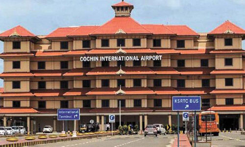 നെടുമ്പാശേരി വിമാനത്താവളത്തില് വന് കഞ്ചാവ് വേട്ട; യുവാവ് പിടിയില് നെടുമ്പാശേരി വിമാനത്താവളത്തില് വന് കഞ്ചാവ് വേട്ട; യുവാവ് പിടിയില്