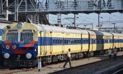 ആലപ്പുഴ- എറണാകുളം മെമു സര്വീസില് കോച്ചുകള് കൂട്ടാനാവില്ലെന്ന് റെയില്വേ ആലപ്പുഴ- എറണാകുളം മെമു സര്വീസില് കോച്ചുകള് കൂട്ടാനാവില്ലെന്ന് റെയില്വേ