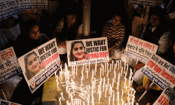 കൂട്ട ബലാത്സംഗ കേസ്:  പരാതിയുമായി എത്തിയ അമ്മയെ പോലിസ് പുറത്താക്കി; കരഞ്ഞ് പറഞ്ഞിട്ടും രക്ഷയുണ്ടായില്ല