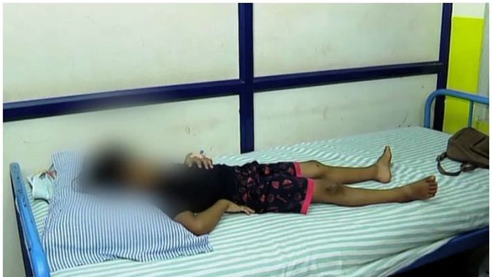 പേന കൊണ്ടുള്ള കുത്തേറ്റ് എല്കെജി വിദ്യാര്ഥിക്ക് ഗുരുതര പരിക്ക്; ആശുപത്രിയിലെത്തിക്കാതെ അധ്യാപകര് പേന കൊണ്ടുള്ള കുത്തേറ്റ് എല്കെജി വിദ്യാര്ഥിക്ക് ഗുരുതര പരിക്ക്; ആശുപത്രിയിലെത്തിക്കാതെ അധ്യാപകര്