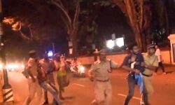 ജലീലിനെ പുറത്താക്കണം; മുഖ്യമന്ത്രിക്കുനേരേ കെഎസ്‌യുവിന്റെ കരിങ്കൊടി പ്രതിഷേധം