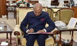 രാഷ്ട്രപതി ഒപ്പുവച്ചു; വിവാദ ദേശീയ പൗരത്വ ബില്ലിന് അംഗീകാരം