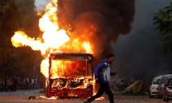 ജാമിഅ മില്ലിയ സംഘര്ഷം: 10 പേര് അറസ്റ്റില്; വിദ്യാര്ഥികളില്ലെന്ന് പോലിസ് ജാമിഅ മില്ലിയ സംഘര്ഷം: 10 പേര് അറസ്റ്റില്; വിദ്യാര്ഥികളില്ലെന്ന് പോലിസ്