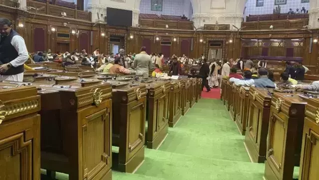 യോഗി ഭരണകൂടത്തിനെതിരേ പാളയത്തില്‍ പട; നിയമസഭയില്‍ ബിജെപി എംഎല്‍എമാരുടെ പ്രതിഷേധം