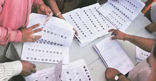 കരട് വോട്ടർപട്ടിക പ്രസിദ്ധീകരിച്ചു; ആക്ഷേപങ്ങൾ ജനുവരി 15 വരെ ഉന്നയിക്കാം കരട് വോട്ടർപട്ടിക പ്രസിദ്ധീകരിച്ചു; ആക്ഷേപങ്ങൾ ജനുവരി 15 വരെ ഉന്നയിക്കാം