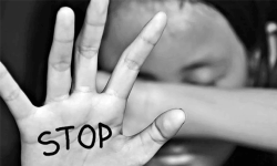 വാളയാറില്‍ പെണ്‍കുട്ടിയെ പീഡിപ്പിച്ചയാളെ തെളിവെടുപ്പിനിടെ നാട്ടുകാര്‍ കൈയ്യേറ്റം ചെയ്തു