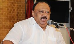 കുട്ടനാട് എംഎല്‍എയും മുന്‍മന്ത്രിയുമായിരുന്ന തോമസ് ചാണ്ടി അന്തരിച്ചു. 72 വയസ്സായിരുന്നു. എറണാകുളത്തെ സ്വവസതിയില്‍ ആയിരുന്നു അന്ത്യം.