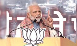 ഡല്ഹി രാംലീലയിലെ ബിജെപി റാലിയില് മോദിക്കെതിരേ ഒറ്റയാള് പ്രതിഷേധം ഡല്ഹി രാംലീലയിലെ ബിജെപി റാലിയില് മോദിക്കെതിരേ ഒറ്റയാള് പ്രതിഷേധം