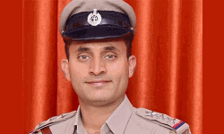 നന്നായി ഉന്നം പിടിക്കൂ; ഒരാളെയെങ്കിലും വെടിവച്ചിടൂ..  പ്രക്ഷോഭകരെ കൊല്ലാന്‍ പറഞ്ഞ ഇന്‍സ്‌പെക്ടറെ ചുമതലയില്‍ നിന്ന് നീക്കി