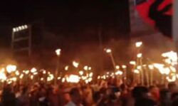 1000 തീ പന്തങ്ങളേന്തി മോദി വിരുദ്ധ റാലി