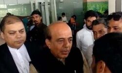 മംഗളൂരുവില്‍ വെടിയേറ്റ് മരിച്ചവരുടെ കുടുംബങ്ങള്‍ക്ക് മമതാ ബാനര്‍ജി പ്രഖ്യാപിച്ച 10 ലക്ഷം കൈമാറി