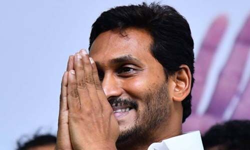 അമരാവതിയില് തലസ്ഥാനം പ്രഖ്യാപിക്കും മുമ്പ് തെലുങ്കുദേശം നേതാക്കള് ഭൂമി വാങ്ങിക്കൂട്ടി- ചന്ദ്രബാബു നായിഡുവിനും മകനുമെതിരേ കാബിനറ്റ് സബ് കമ്മിറ്റി റിപോര്ട്ട് അമരാവതിയില് തലസ്ഥാനം പ്രഖ്യാപിക്കും മുമ്പ് തെലുങ്കുദേശം നേതാക്കള് ഭൂമി വാങ്ങിക്കൂട്ടി- ചന്ദ്രബാബു നായിഡുവിനും മകനുമെതിരേ കാബിനറ്റ് സബ് കമ്മിറ്റി റിപോര്ട്ട്