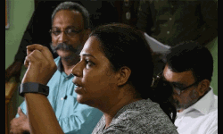 പൗരത്വ ബില്ലിനെതിരേ കോലം വരച്ച് പ്രതിഷേധം: പാക് ബന്ധം ആരോപിച്ച പോലിസ് കമ്മീഷണര്ക്കെതിരേ നിയമ നടപടി സ്വീകരിക്കുമെന്ന് ഗായത്രി പൗരത്വ ബില്ലിനെതിരേ കോലം വരച്ച് പ്രതിഷേധം: പാക് ബന്ധം ആരോപിച്ച പോലിസ് കമ്മീഷണര്ക്കെതിരേ നിയമ നടപടി സ്വീകരിക്കുമെന്ന് ഗായത്രി