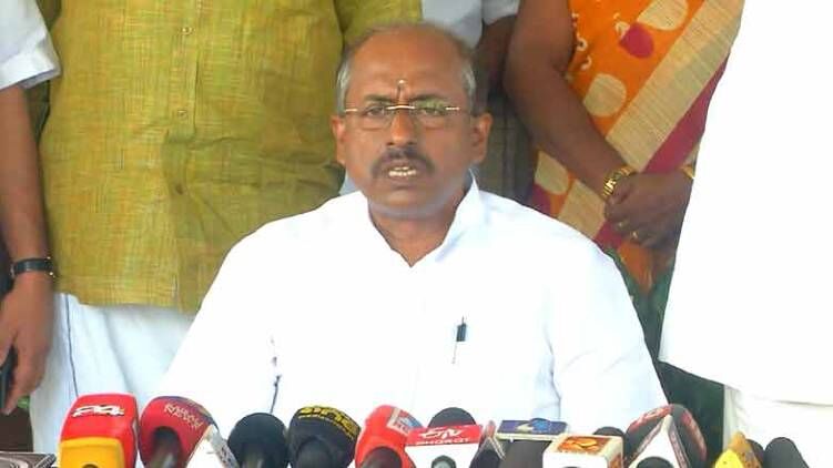 സമുദായംഗങ്ങളുടെ രക്തം കുടിക്കുന്ന ഡ്രാക്കുള; വെള്ളാപ്പള്ളിക്കും തുഷാറിനുമെതിരെ രൂക്ഷവിമർശനവുമായി സുഭാഷ് വാസു സമുദായംഗങ്ങളുടെ രക്തം കുടിക്കുന്ന ഡ്രാക്കുള; വെള്ളാപ്പള്ളിക്കും തുഷാറിനുമെതിരെ രൂക്ഷവിമർശനവുമായി സുഭാഷ് വാസു