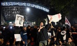 ജെഎന്യുവിലെ എബിവിപി അക്രമം: അമിത് ഷാ റിപോര്ട്ട് തേടി; പിന്തുണയുമായി നേതാക്കള് കാംപസില് ജെഎന്യുവിലെ എബിവിപി അക്രമം: അമിത് ഷാ റിപോര്ട്ട് തേടി; പിന്തുണയുമായി നേതാക്കള് കാംപസില്