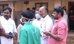 എച്ച്1 എന്1 ഭീതി: മുക്കം നഗരസഭയിലെ വിദ്യാഭ്യാസസ്ഥാപനങ്ങള്ക്ക് നാളെയും അവധി എച്ച്1 എന്1 ഭീതി: മുക്കം നഗരസഭയിലെ വിദ്യാഭ്യാസസ്ഥാപനങ്ങള്ക്ക് നാളെയും അവധി